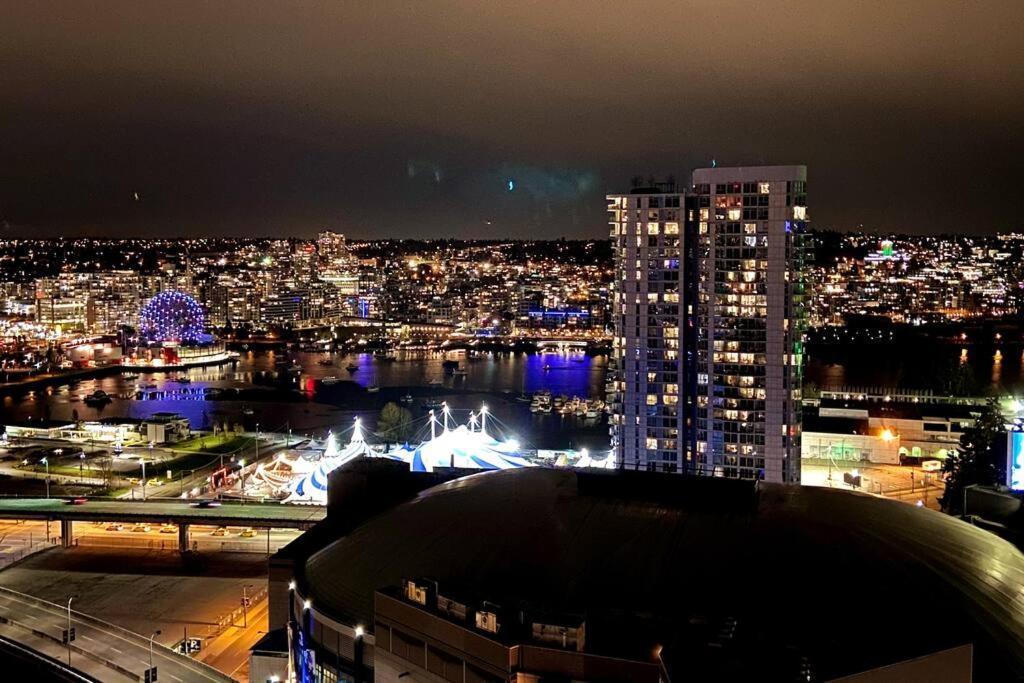 شقة Downtown 3Br/2Ba+Views+Skytrain+Free Parking فانكوفر المظهر الخارجي الصورة