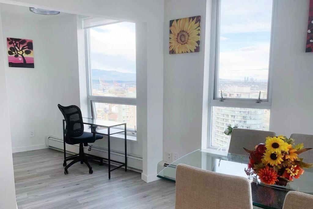 شقة Downtown 3Br/2Ba+Views+Skytrain+Free Parking فانكوفر المظهر الخارجي الصورة