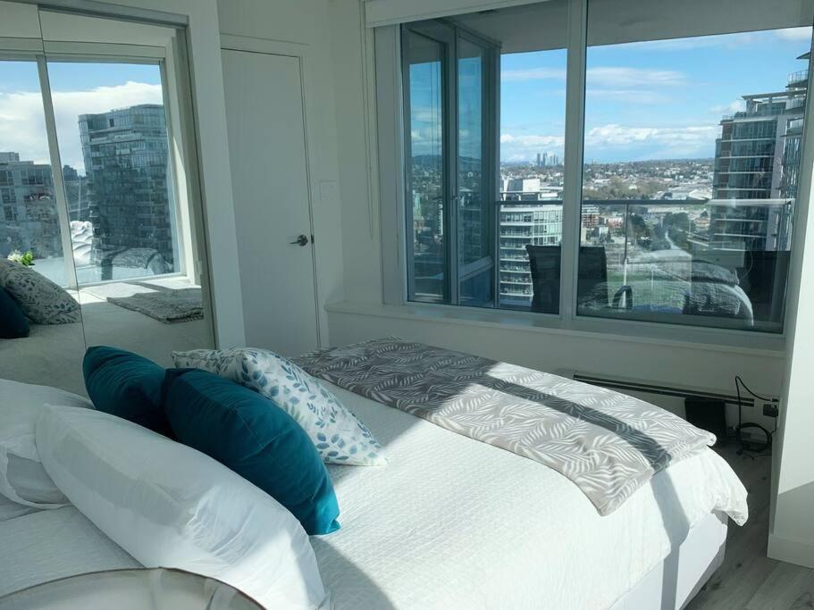 شقة Downtown 3Br/2Ba+Views+Skytrain+Free Parking فانكوفر المظهر الخارجي الصورة