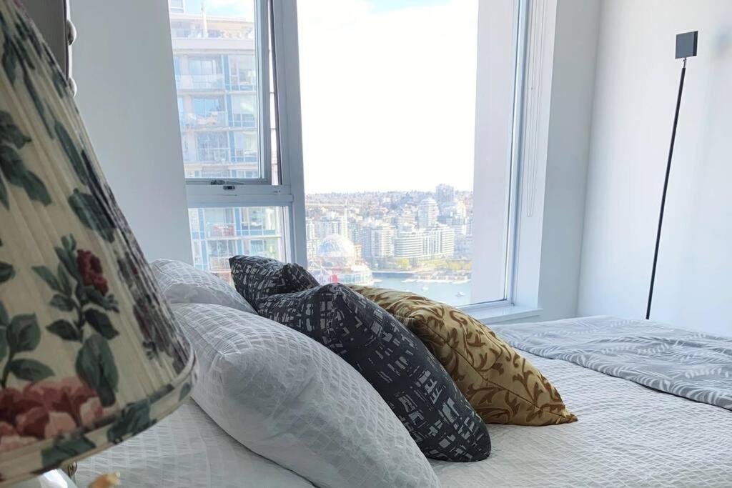 شقة Downtown 3Br/2Ba+Views+Skytrain+Free Parking فانكوفر المظهر الخارجي الصورة