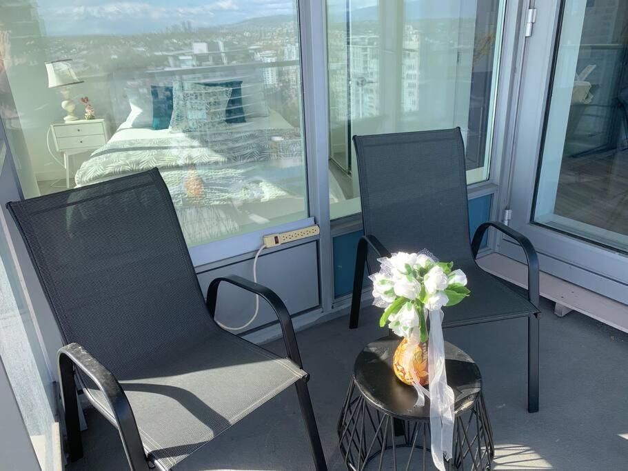 شقة Downtown 3Br/2Ba+Views+Skytrain+Free Parking فانكوفر المظهر الخارجي الصورة